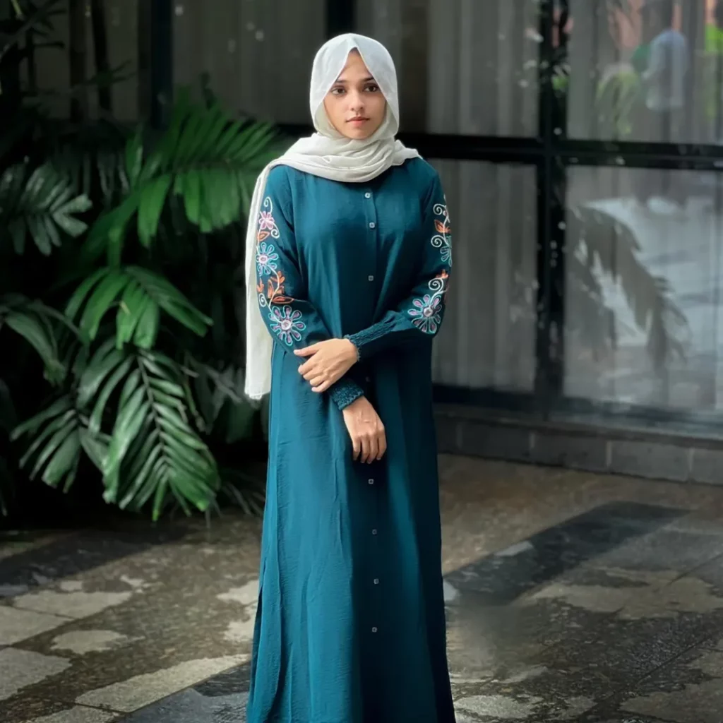 تيل سيرينيتي وتطريز رقيق