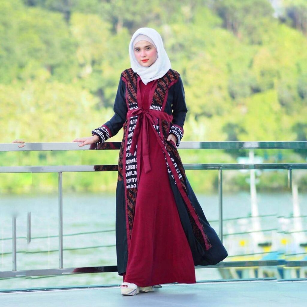 Burgundy Elegance & Cultural Charm