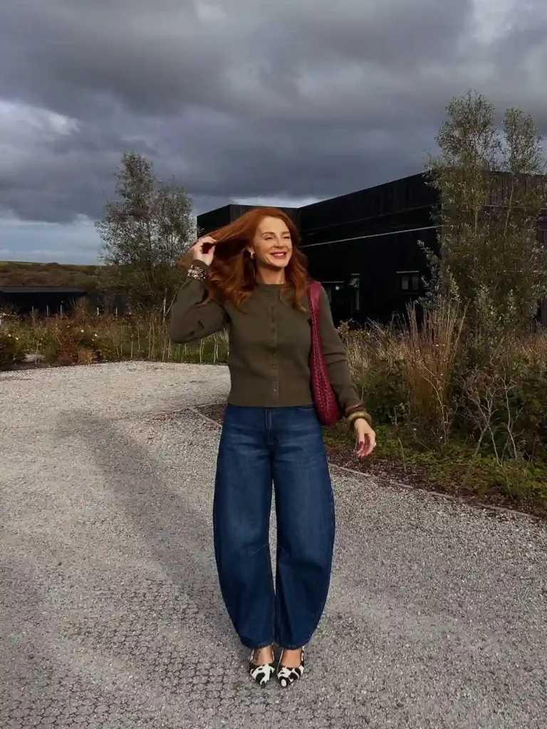 Everyday Ease with Barrel Jeans for a Modern Office Look