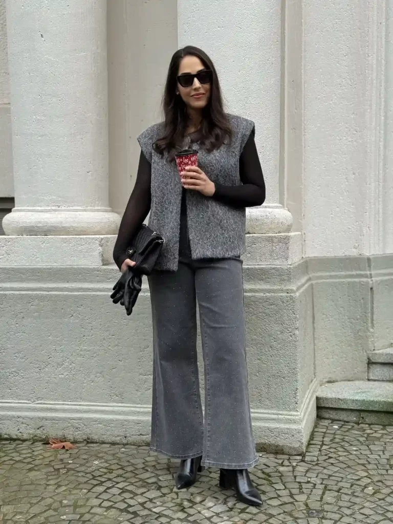 Monochrome Texture with Wide Leg Jeans for Office