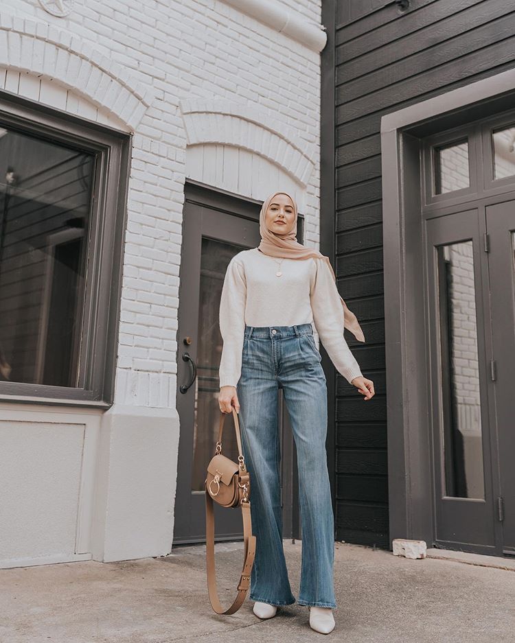 Soft Knit Simplicity with Wide Leg Jeans for a Timeless Hijab Look
