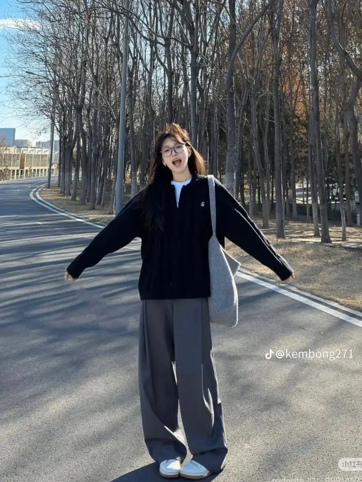 Cozy Outdoor Winter Look for Casual Campus Days