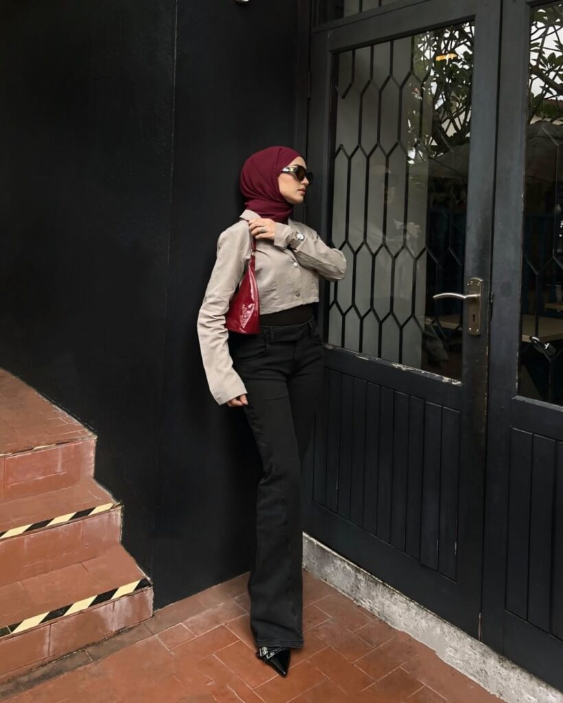 Timeless City Elegance with an Old Money Hijab Look
