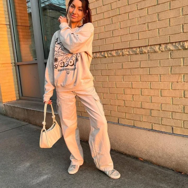 Neutral Graphic Sweatshirt with Easy Office Coordination