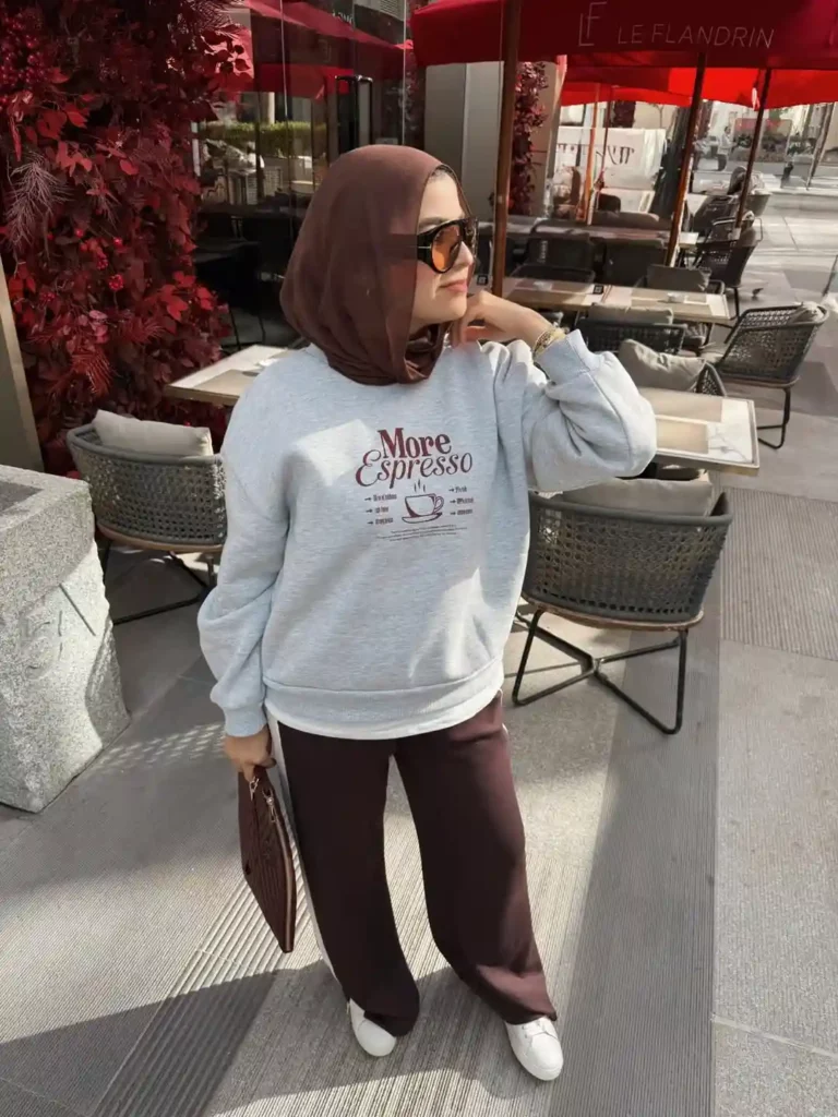 Relaxed Neutral Sweatshirt with Tailored Balance