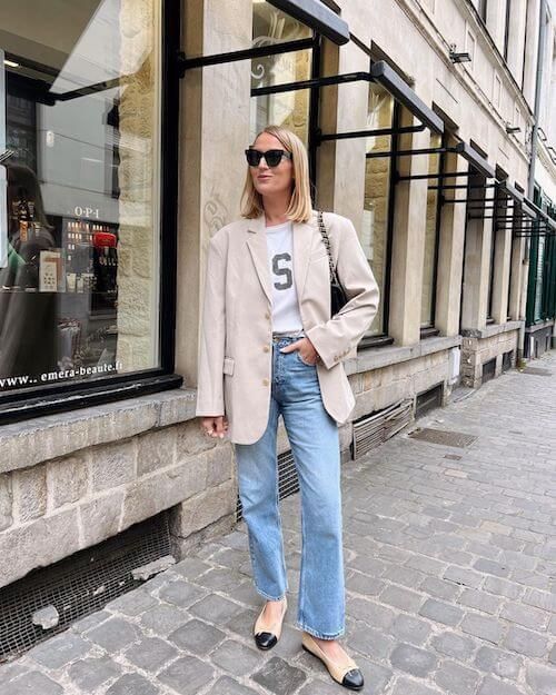 Casual Street Polish with a Beige Blazer for Office