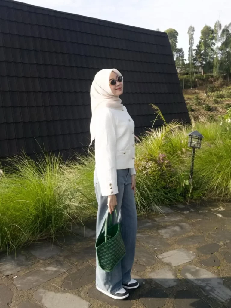 White Blazer & Classic Blue Barrel Jeans Outdoor Hijab Outfit