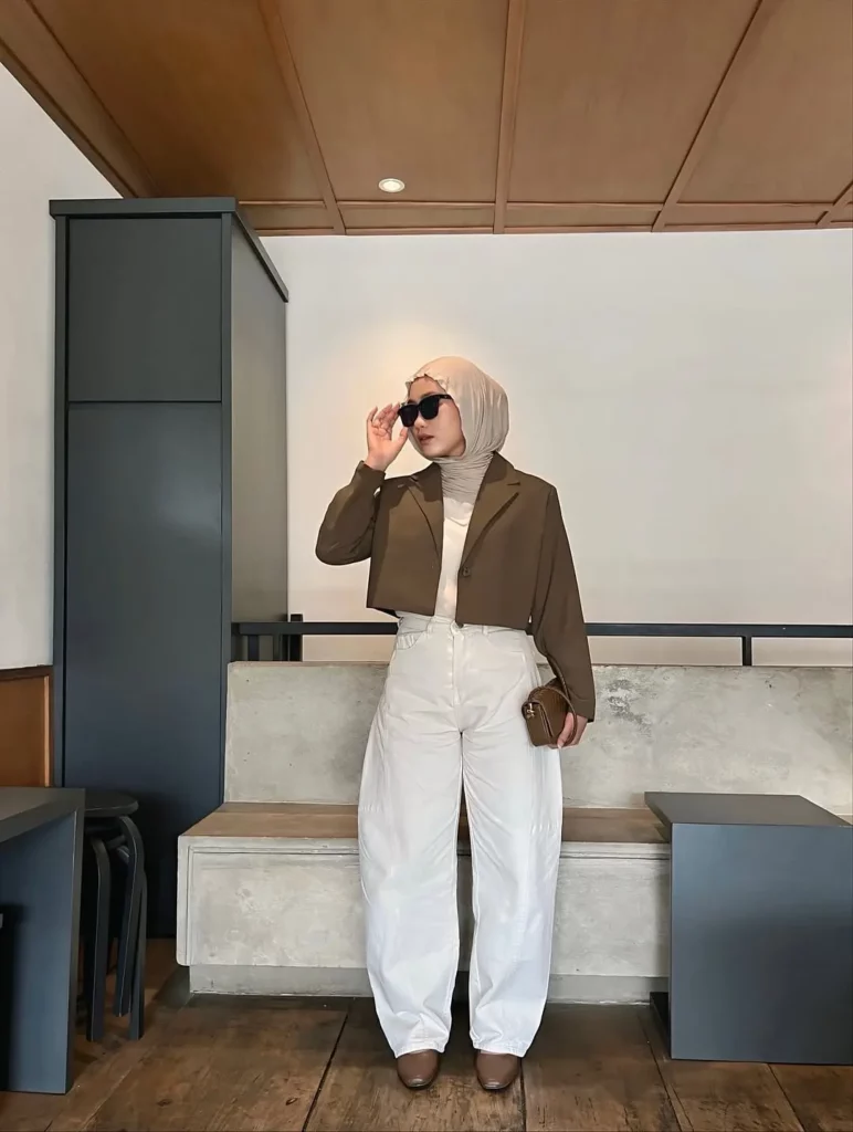 Cropped Brown Blazer & White Barrel Jeans Chic Hijab Outfit