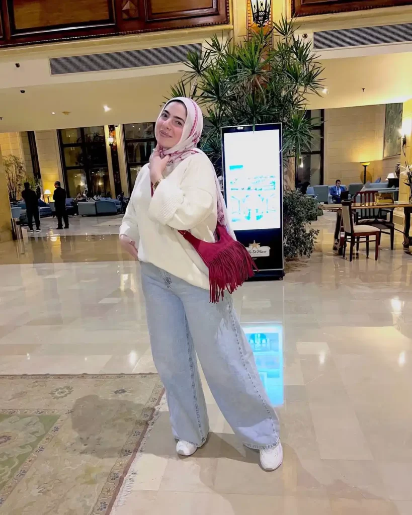 Soft Cream Knit & Light Barrel Jeans Hijab Outfit
