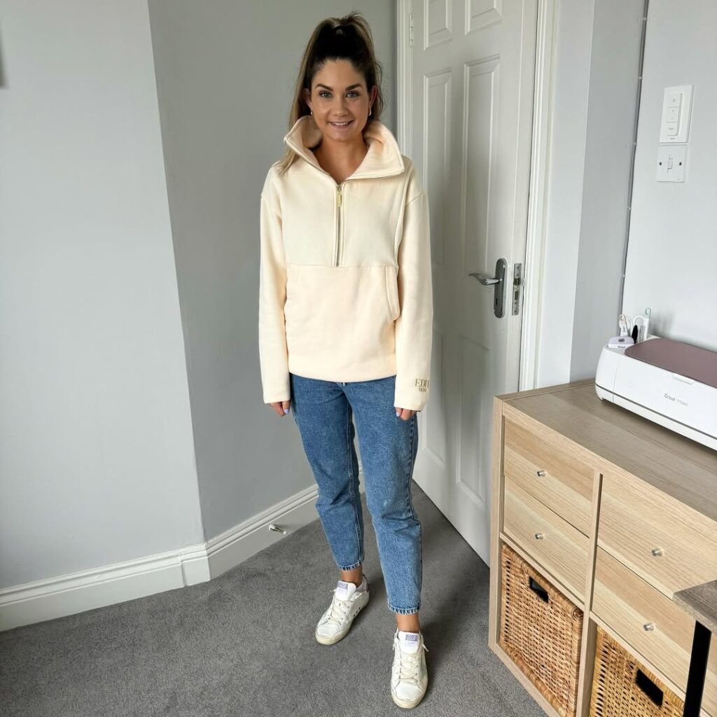 Zip-Up Sweatshirt with Classic Mom Jeans Office Outfit