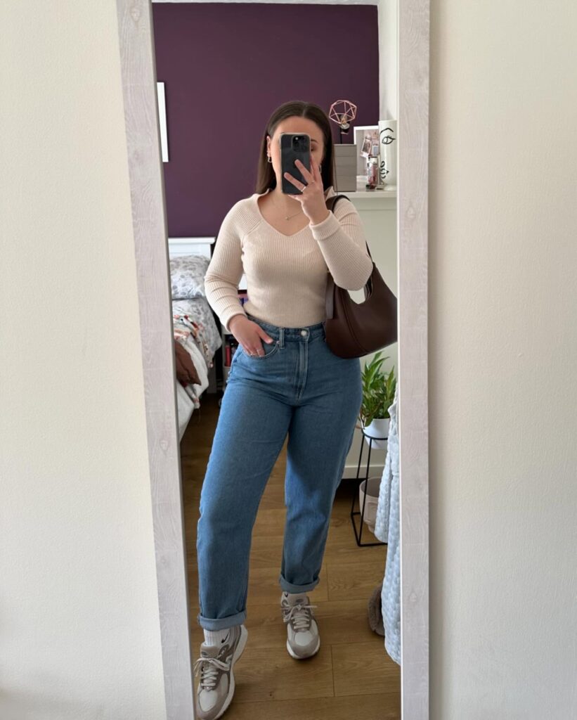 Fitted Knit Top with Classic Mom Jeans Office Outfit