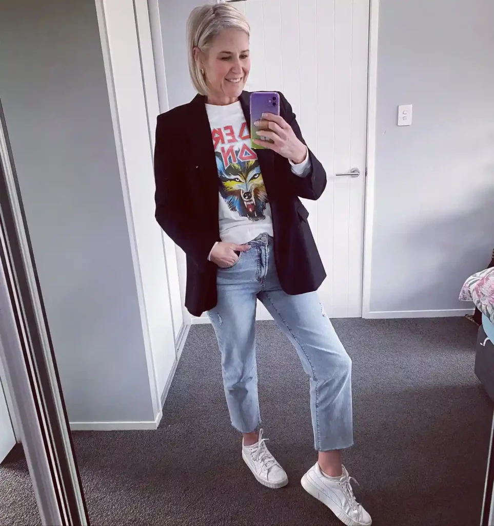 Graphic Tee with Blazer and Straight Leg Jeans Office Outfit