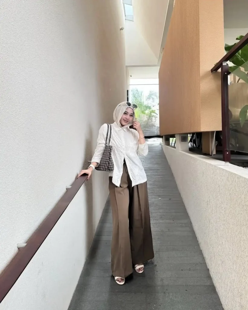 White Textured Shirt with Wide-Leg Pants Office Outfit