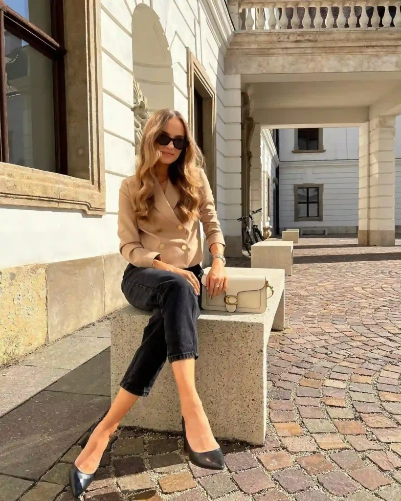 Beige Blazer with Black Jeans Summer Office Outfit