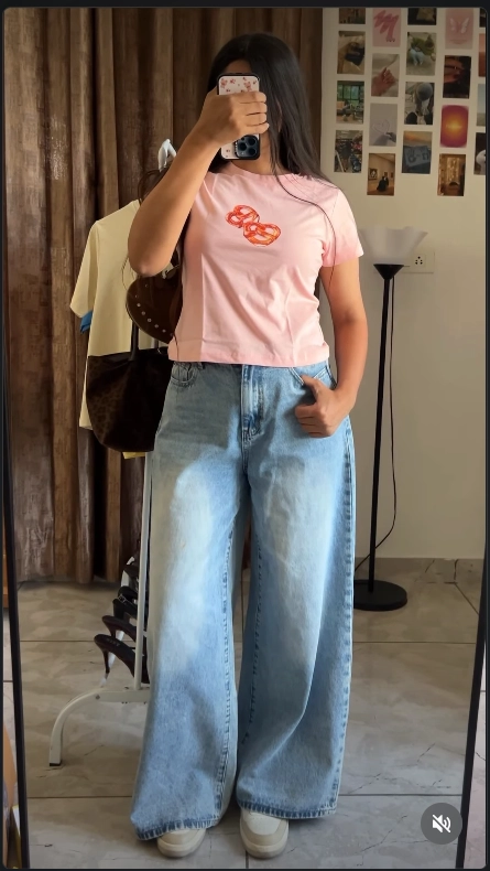 Pink Tee with Light Blue Wide-Leg Jeans Office Outfit
