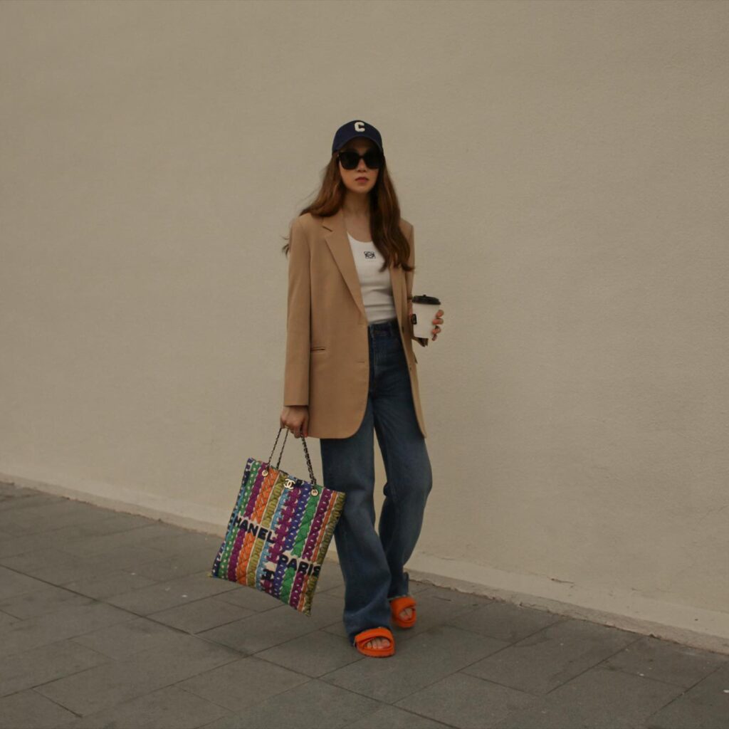 Tan Longline Blazer with Dark Wide Leg Jeans Fall Outfit