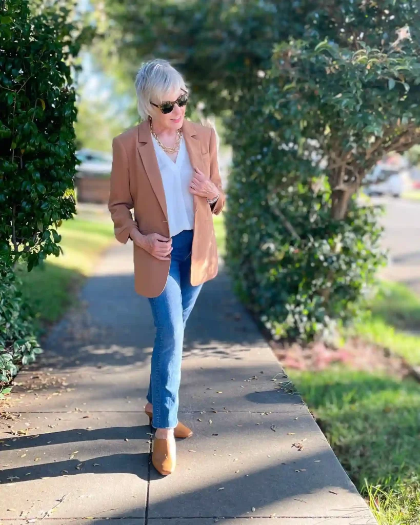 Camel Blazer with Blue Slim Jeans Fall Outfit